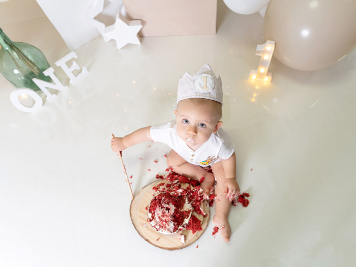 Sesión de fotos de cumpleaños smash cake en La Sagra, Toledo.