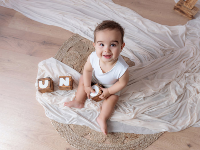 Sesión de fotos de cumpleaños smash cake en La Sagra, Toledo.